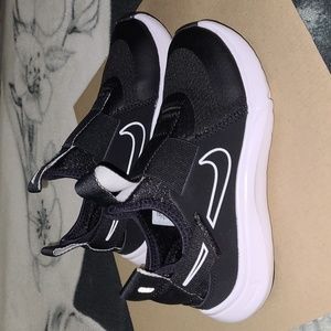 kids nike flex plus 12c